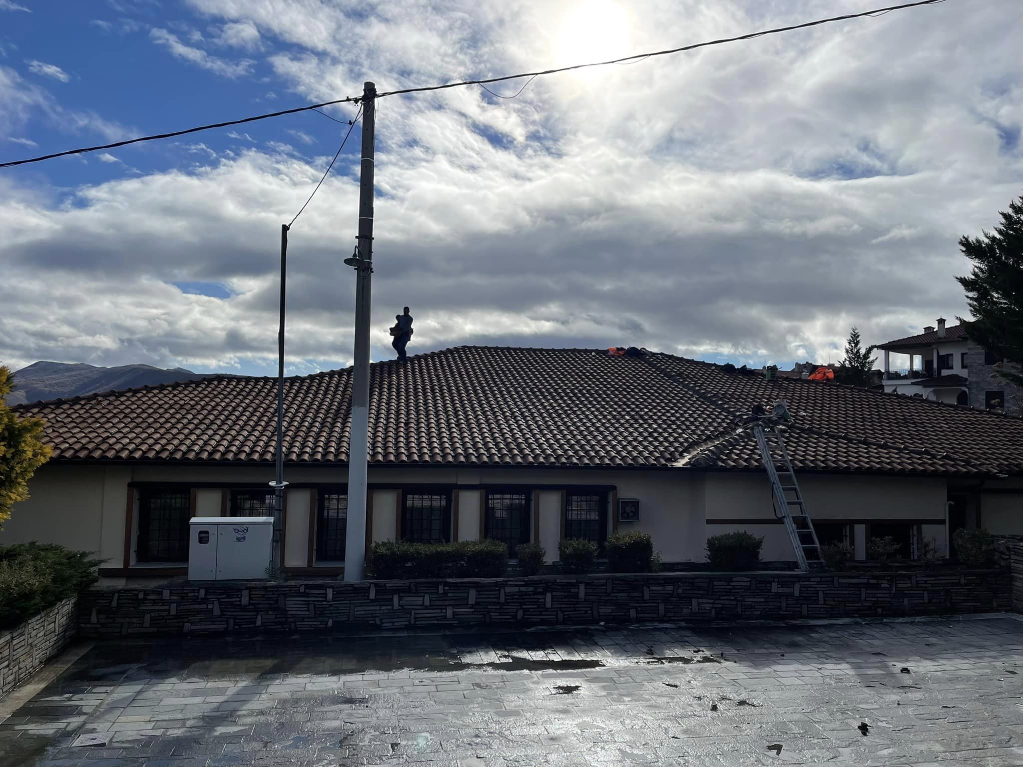 Επισκευή στέγης Κουκουλίδειου Πνευματικού Κέντρου