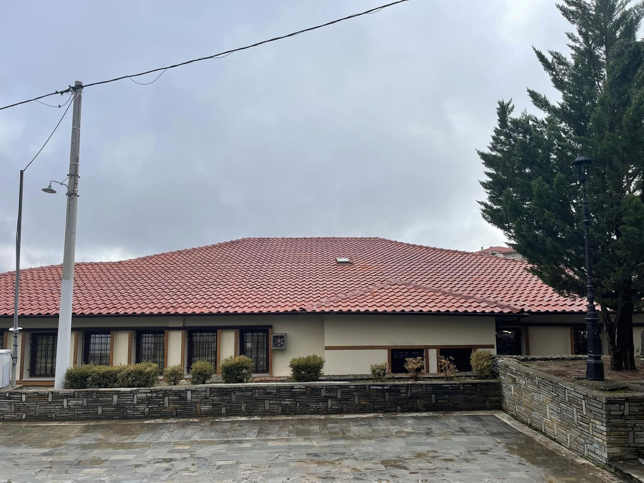 Επισκευή στέγης Κουκουλίδειου Πνευματικού Κέντρου